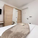 Penthouse By El-pi Tours Appartamento